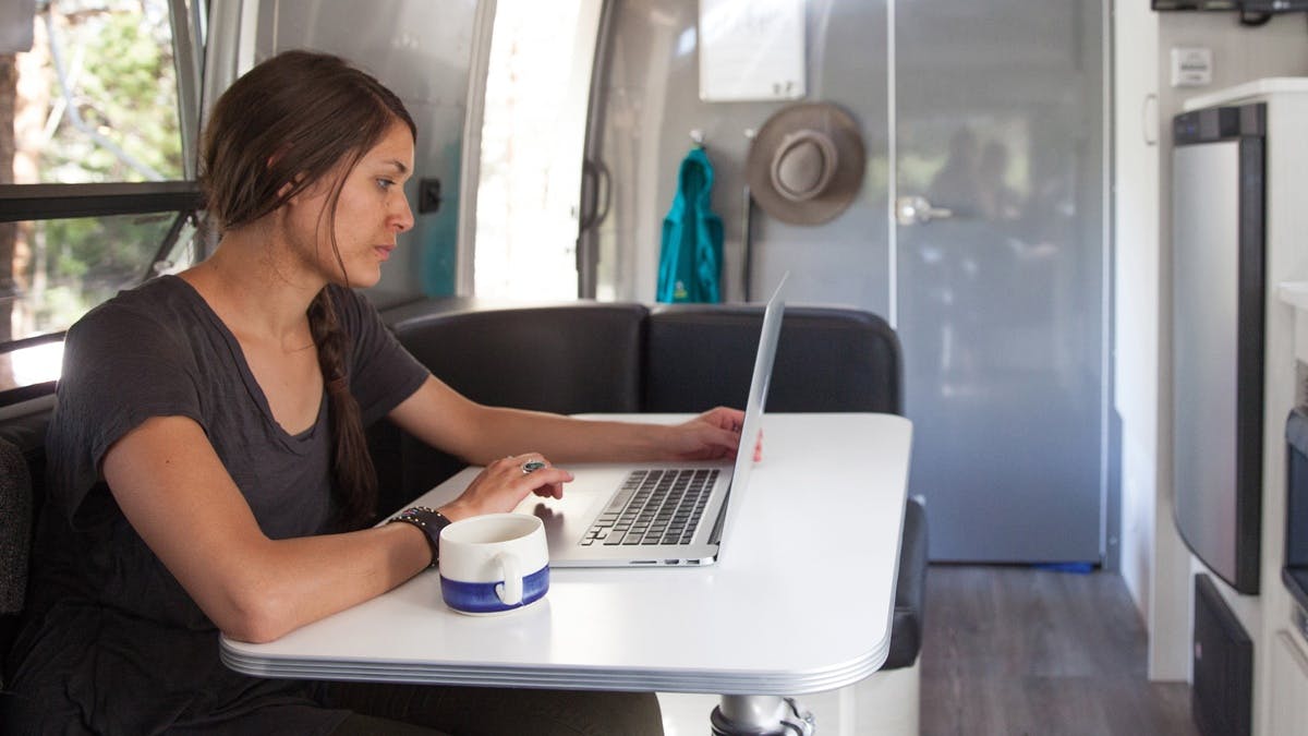 AirstreamConnected-LandingPage-1UnlimtedData4